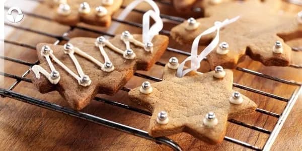 A close up of some cookies on a rack